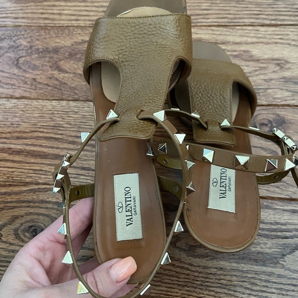 Shoes - Picture 2 of 7